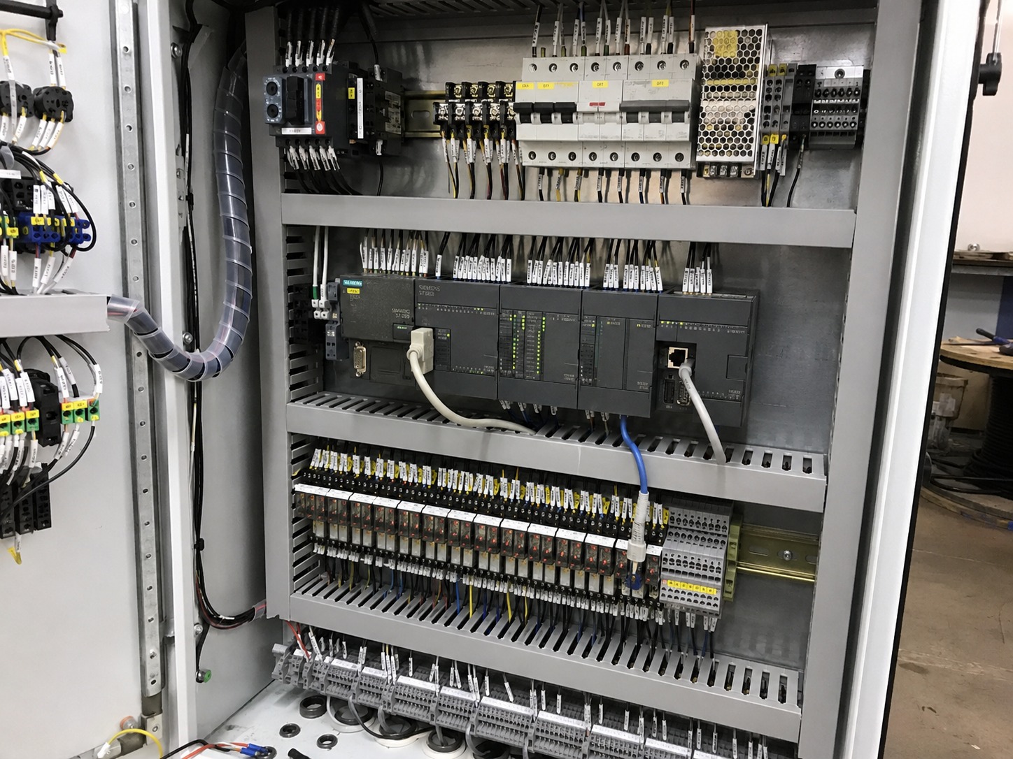 PLC 控制柜制作内部元件